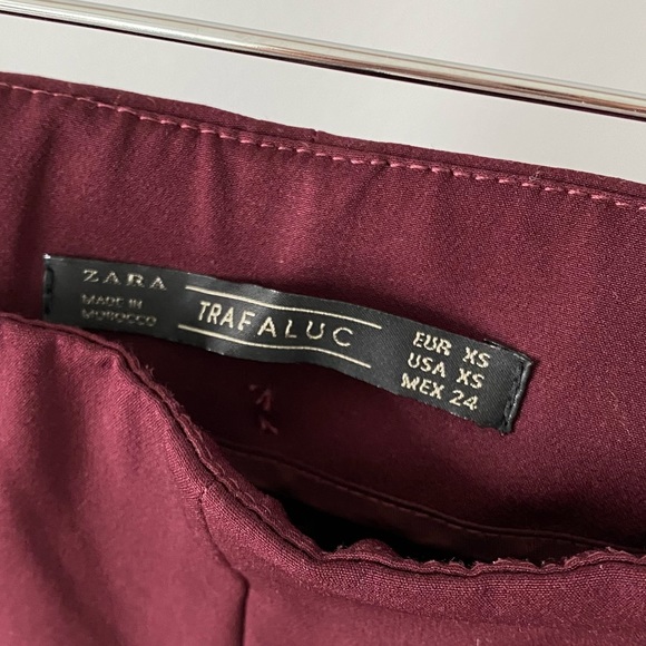 Zara Burgundy Cropped Pants - Picture 5 of 7